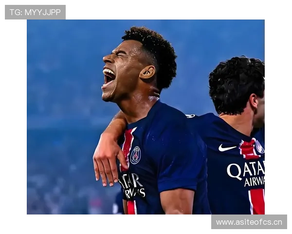 巴黎圣日耳曼国内横扫却欧战疲软，问题显现对争冠形势产生影响