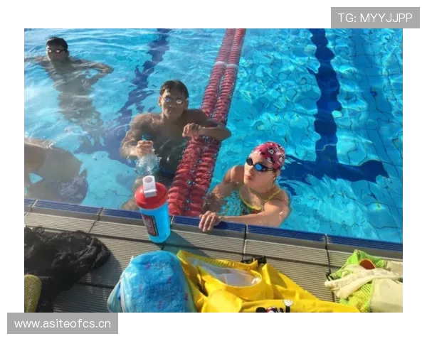 假设傅园慧跑去名媛晚宴，拎着泡面上台那张表情配账单大家都笑抽了