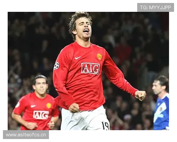 杰拉德·皮克最新机场照，走路像把整栋豪宅拎着出门，我这穷酸视角真要笑哭