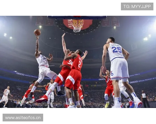 拉塞尔·威斯布鲁克突破拉开内线防守，提升关键时刻得分效率